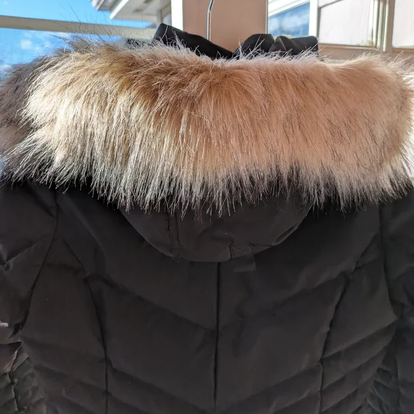 Women's Black Puffer Jacket with Fur Trim